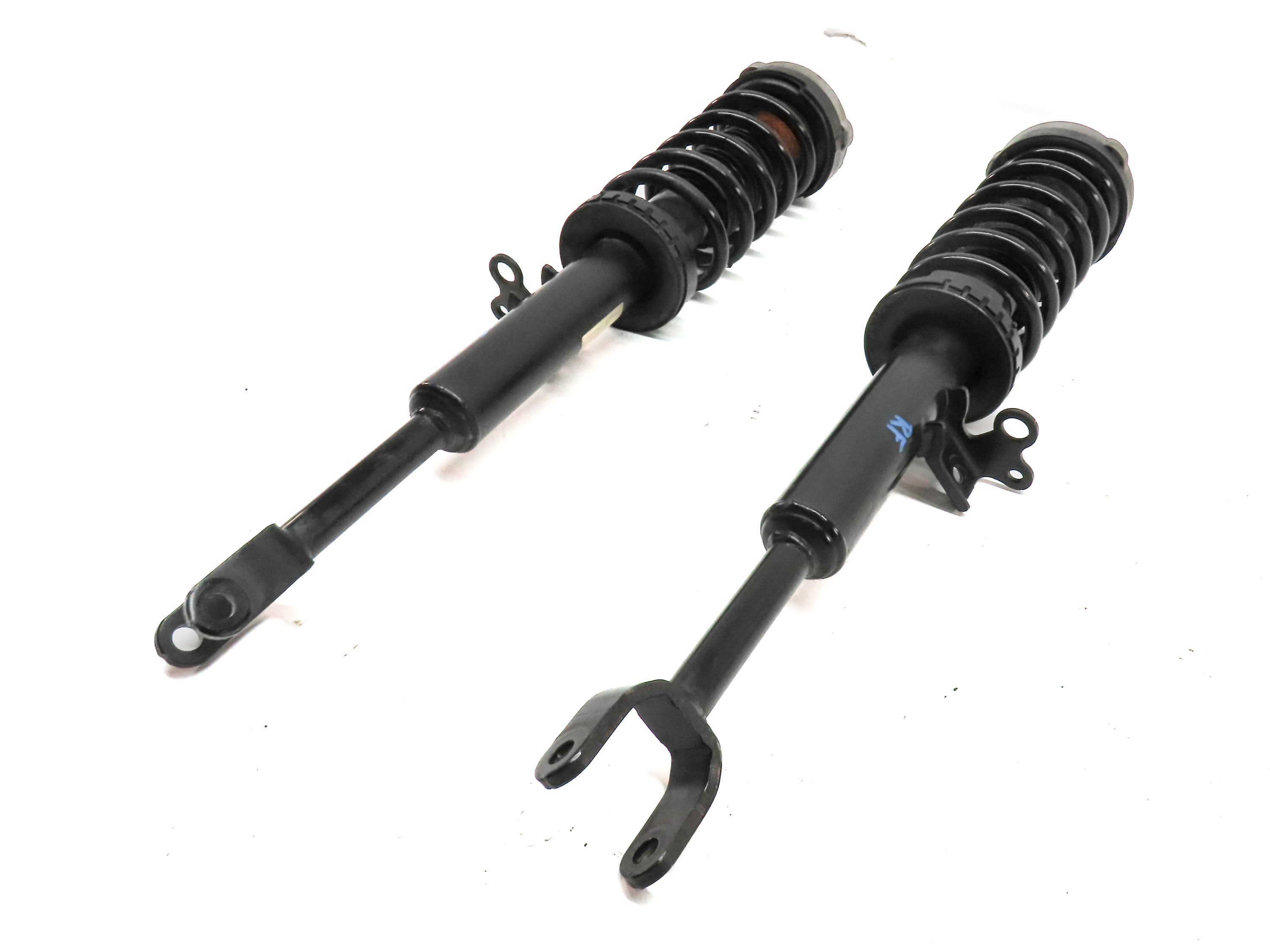 11-15 BMW 535i 550i (F10) RWD FRONT LEFT & RIGHT ///M SPORT SHOCK STRUT SET/2 — exact item pictured